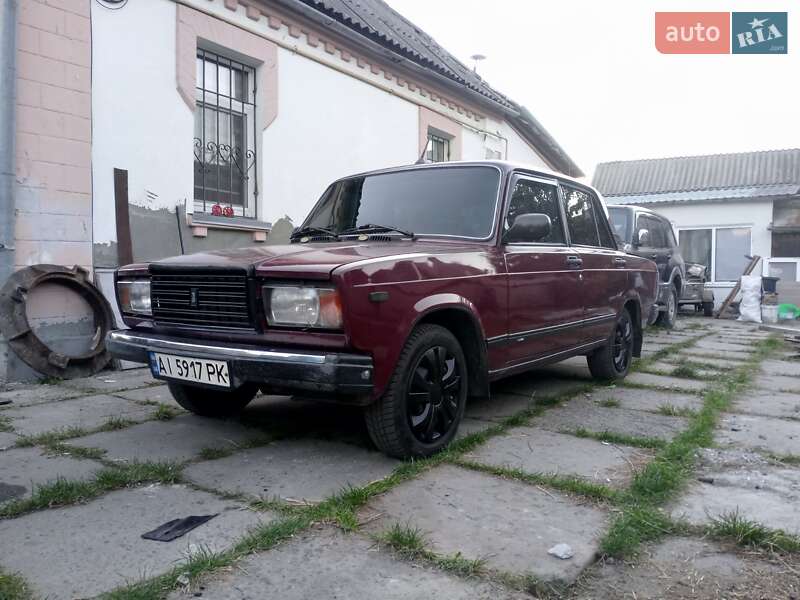 Седан ВАЗ / Lada 2107 2000 в Киеве