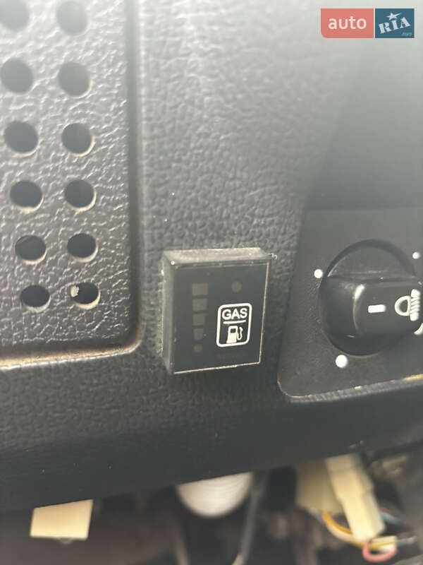 Седан ВАЗ / Lada 2107 2006 в Лозовой фото 6 Седан ВАЗ / Lada 2107 2006 в Лозовой