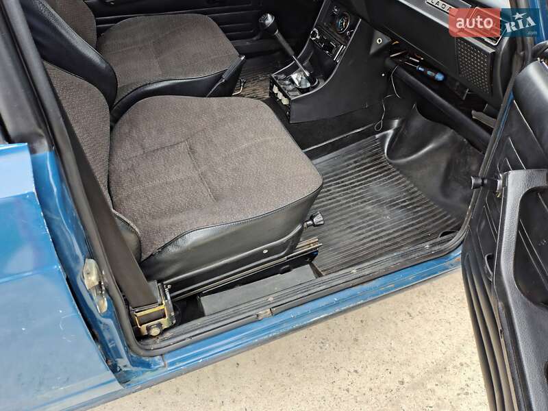 Седан ВАЗ / Lada 2107 2002 в Нетешине