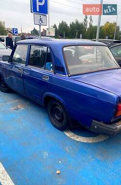 Седан ВАЗ / Lada 2107 2006 в Киеве