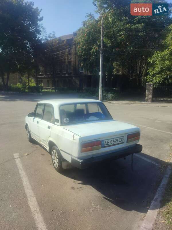Седан ВАЗ / Lada 2107 1983 в Каменском