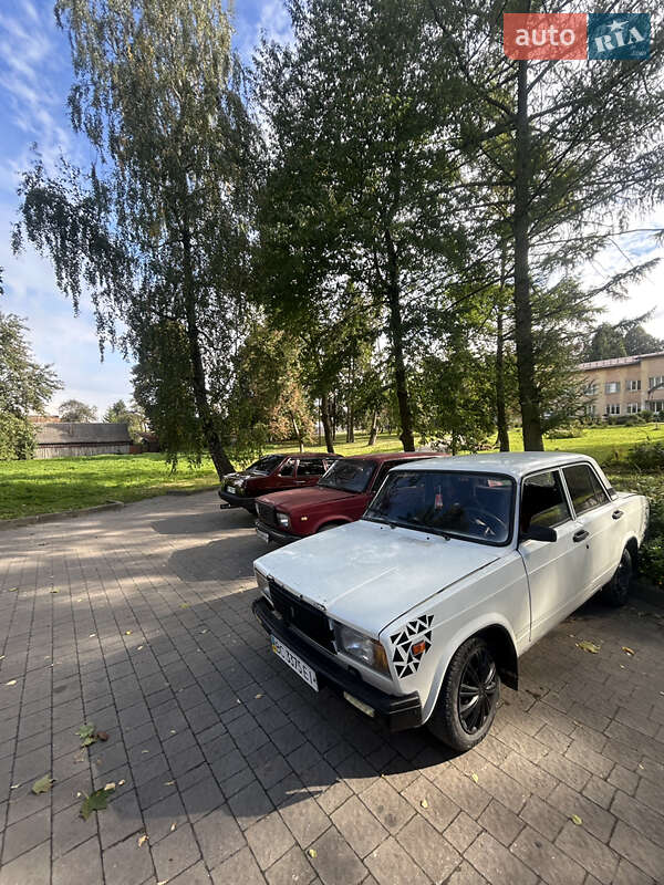 Седан ВАЗ / Lada 2107 1984 в Щирце фото 4 Седан ВАЗ / Lada 2107 1984 в Щирце