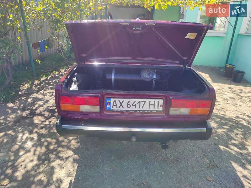 Седан ВАЗ / Lada 2107 2004 в Краснокутске