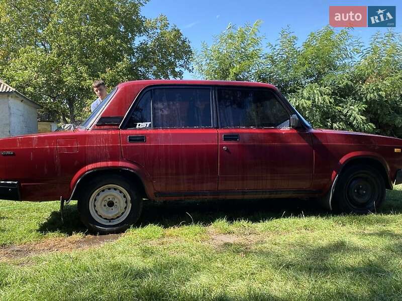Седан ВАЗ / Lada 2107 1996 в Александрие