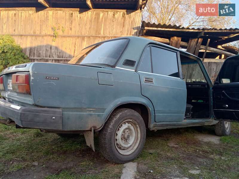 Седан ВАЗ / Lada 2107 2005 в Олевську