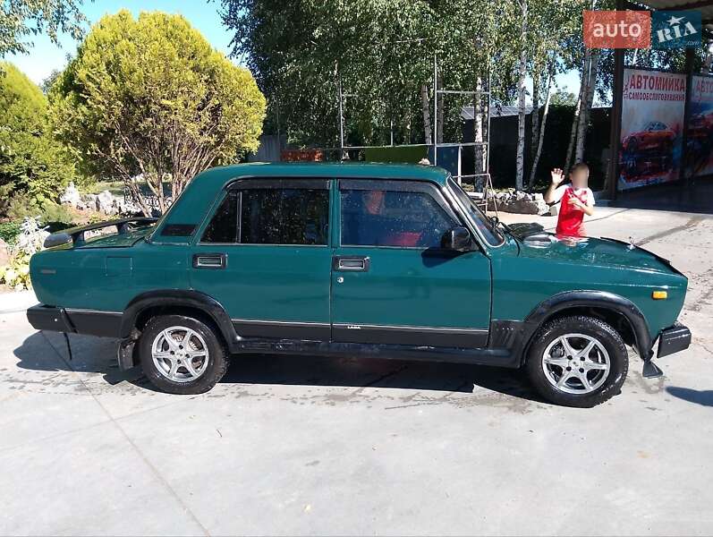 Седан ВАЗ / Lada 2107 1999 в Світловодську