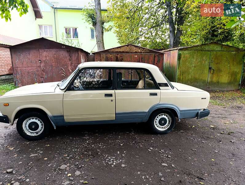 Седан ВАЗ / Lada 2107 1989 в Львове