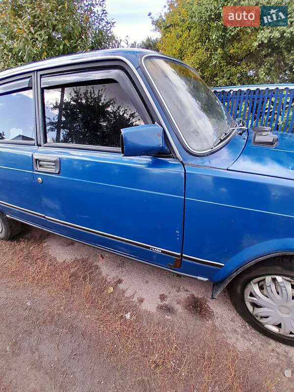 Седан ВАЗ / Lada 2107 1991 в Ромнах