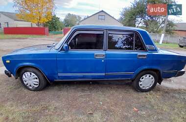 Седан ВАЗ / Lada 2107 1991 в Ромнах