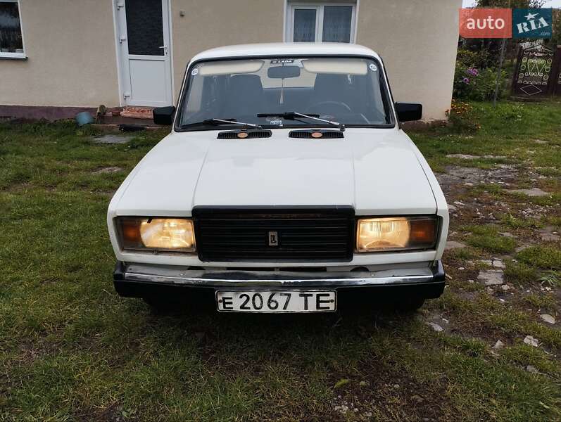 Седан ВАЗ / Lada 2107 1989 в Теребовле