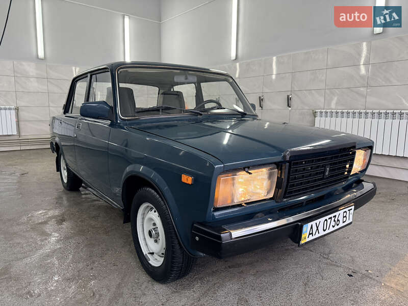 Седан ВАЗ / Lada 2107 2002 в Краснограді фото Седан ВАЗ / Lada 2107 2002 в Краснограді