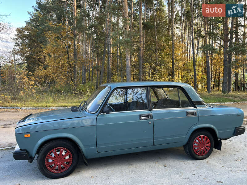 Седан ВАЗ / Lada 2107 2003 в Житомире фото 4 Седан ВАЗ / Lada 2107 2003 в Житомире
