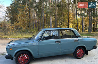 Седан ВАЗ 2107 2003 в  фото 4 Седан ВАЗ 2107 2003 в