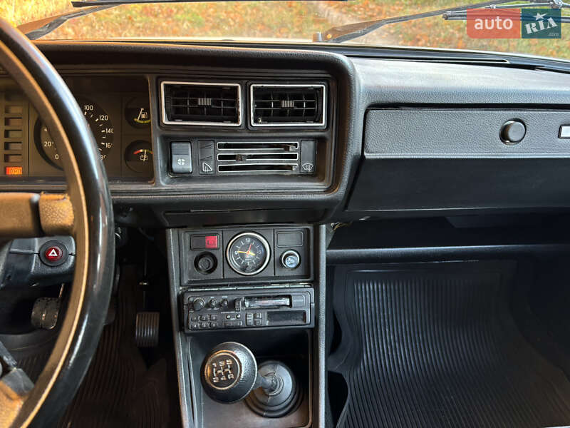 Седан ВАЗ / Lada 2107 2000 в Чернігові