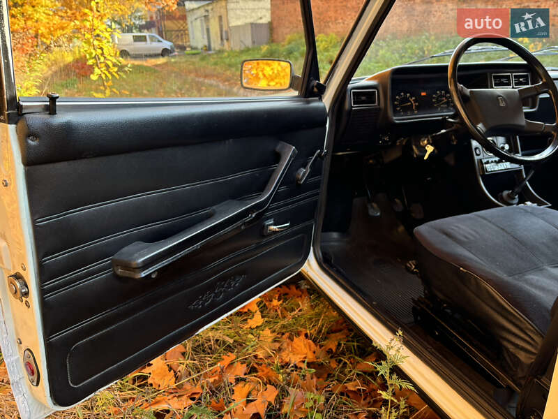 Седан ВАЗ / Lada 2107 2000 в Чернігові