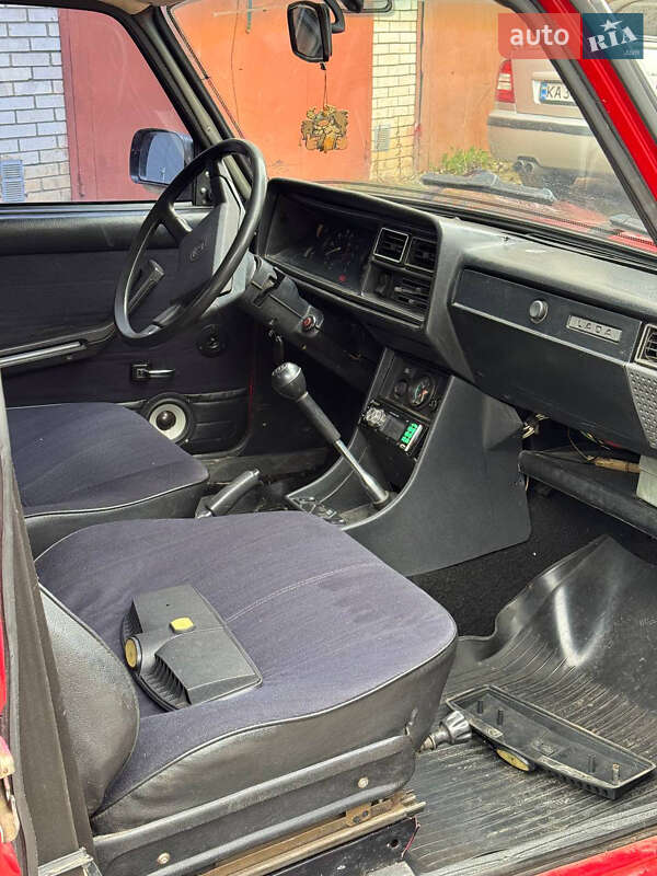 Седан ВАЗ / Lada 2107 1993 в Киеве