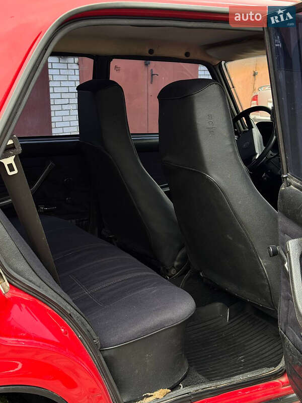 Седан ВАЗ / Lada 2107 1993 в Киеве