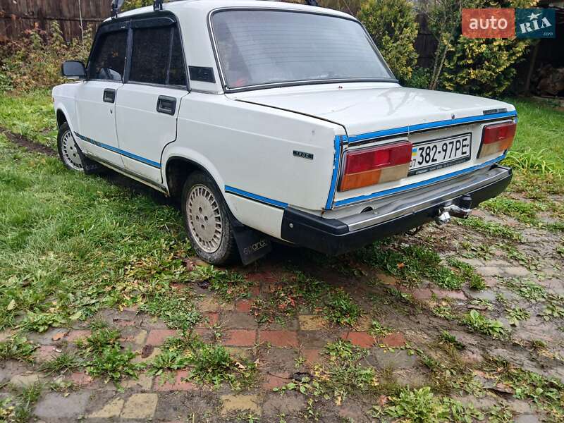 Седан ВАЗ / Lada 2107 1990 в Тячеве
