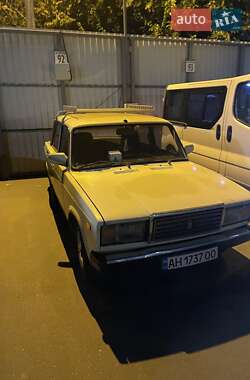 Седан ВАЗ 2107 1986 в Днепре