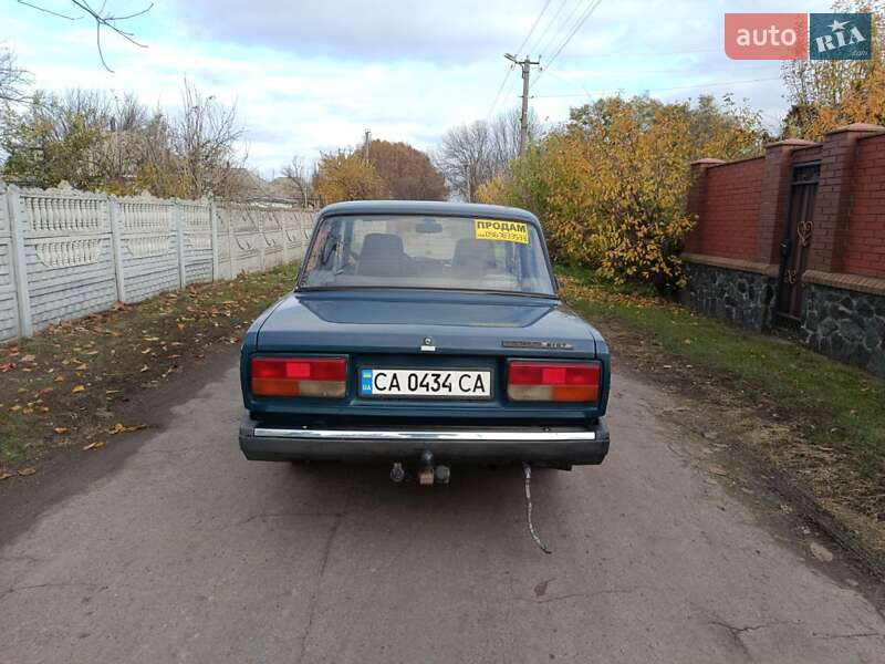 Седан ВАЗ / Lada 2107 1999 в Золотоноше