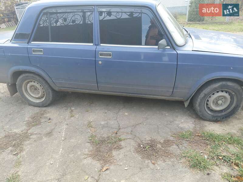Седан ВАЗ / Lada 2107 2006 в Калуше