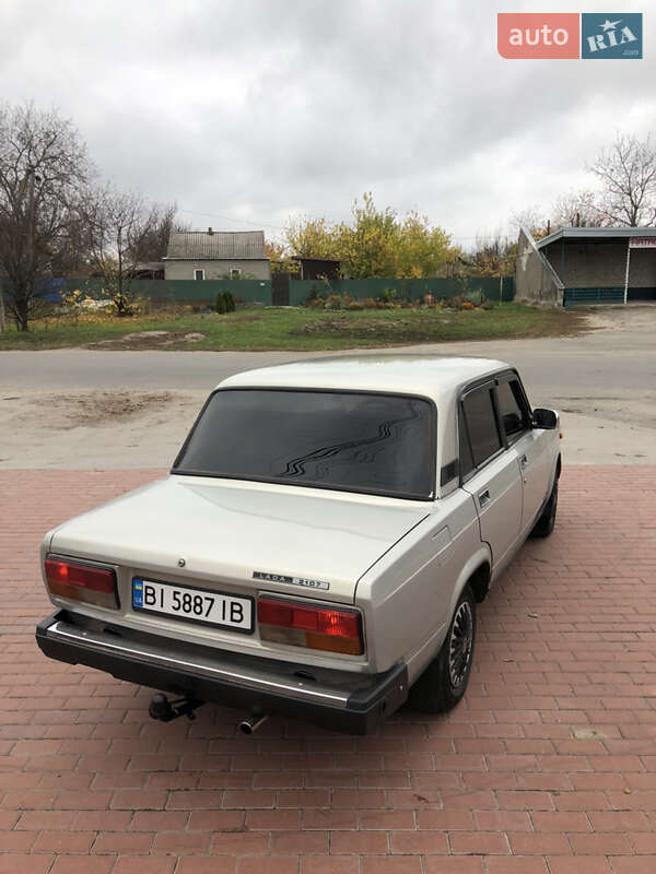 Седан ВАЗ / Lada 2107 2007 в Кременчуге фото 6 Седан ВАЗ / Lada 2107 2007 в Кременчуге