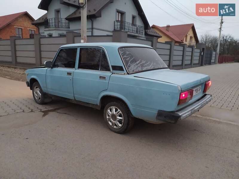 Седан ВАЗ / Lada 2107 1989 в Калуше