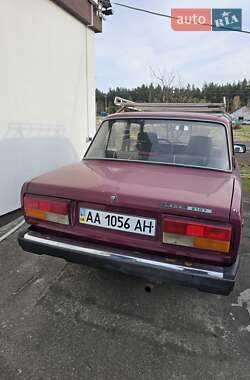 Седан ВАЗ / Lada 2107 2005 в Киеве