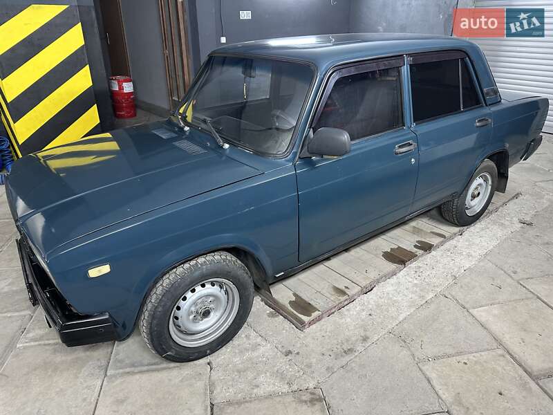 Седан ВАЗ / Lada 2107 2006 в Миколаєві