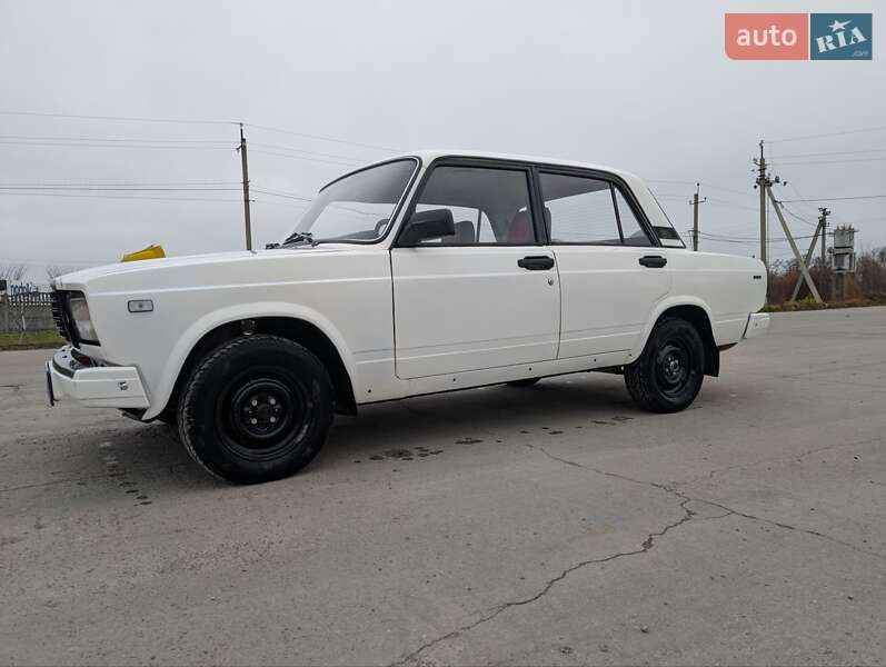 Седан ВАЗ / Lada 2107 1991 в Хотине фото 25 Седан ВАЗ / Lada 2107 1991 в Хотине