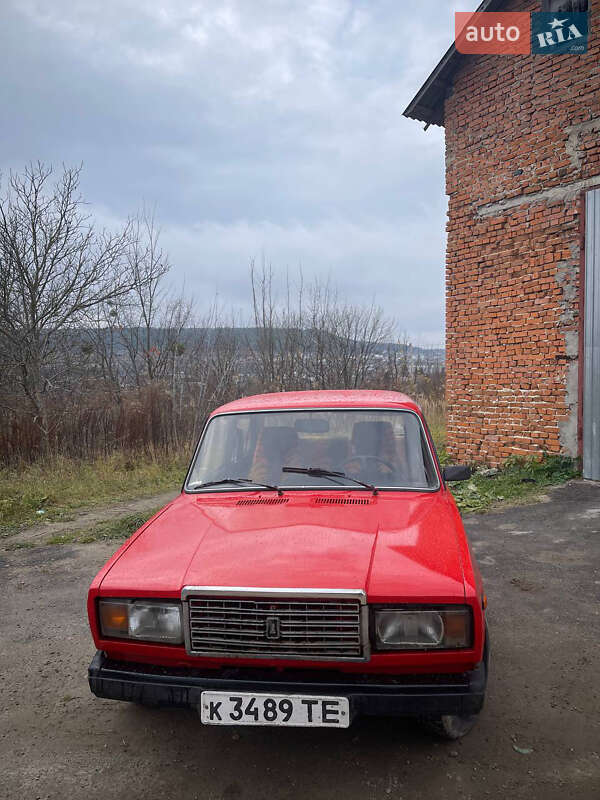 Седан ВАЗ / Lada 2107 1985 в Бережанах