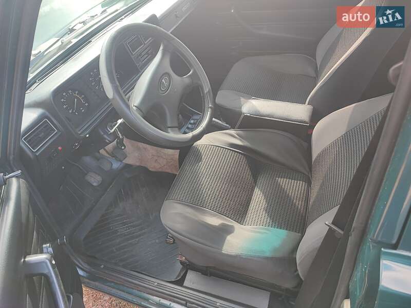 Седан ВАЗ / Lada 2107 2006 в Синельниково