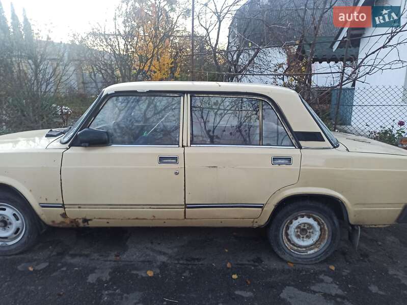 Седан ВАЗ / Lada 2107 1988 в Золочеве фото 9 Седан ВАЗ / Lada 2107 1988 в Золочеве