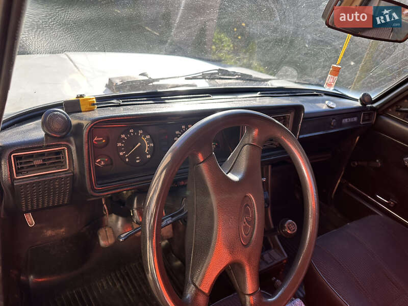 Седан ВАЗ / Lada 2107 1998 в Владимире