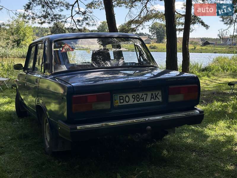 Седан ВАЗ / Lada 2107 2002 в Кременце