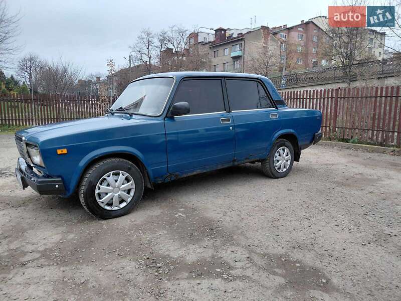 Седан ВАЗ / Lada 2107 2005 в Івано-Франківську