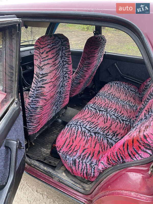 Седан ВАЗ / Lada 2107 2002 в Могилев-Подольске