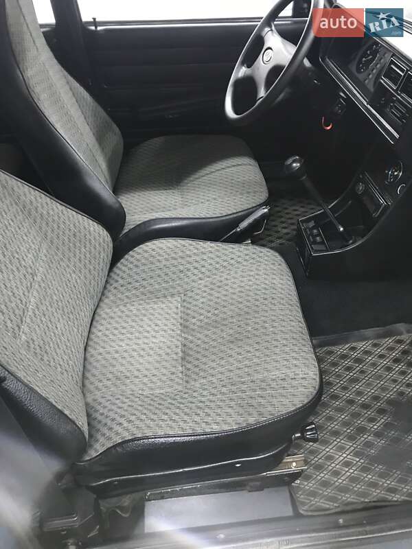 Седан ВАЗ / Lada 2107 2002 в Почаеве