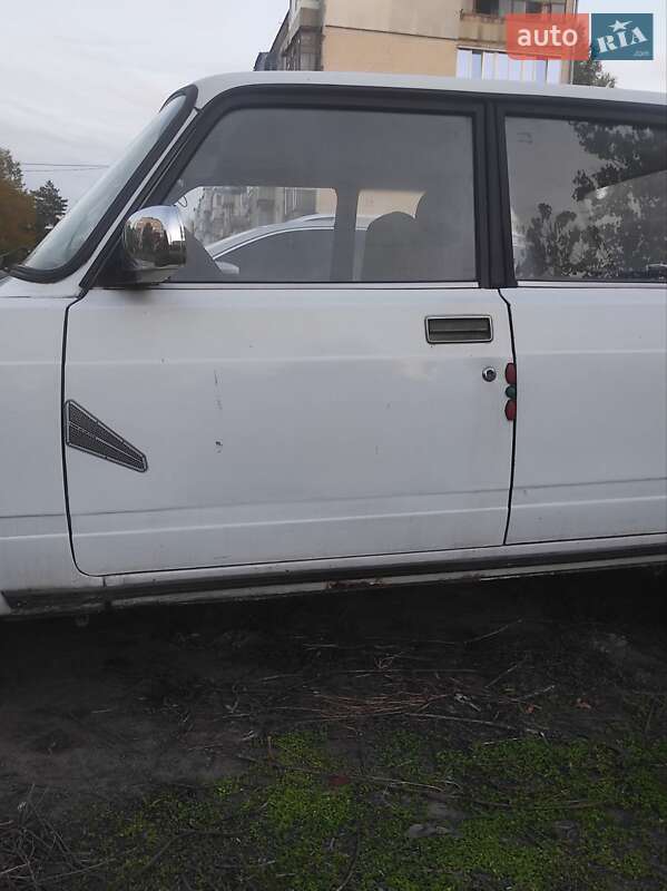 Седан ВАЗ / Lada 2107 2004 в Павлограде