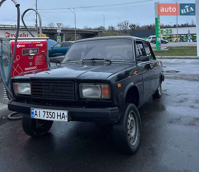 Седан ВАЗ / Lada 2107 2001 в Киеве