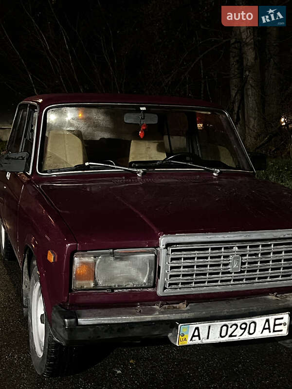 Седан ВАЗ / Lada 2107 1984 в Киеве
