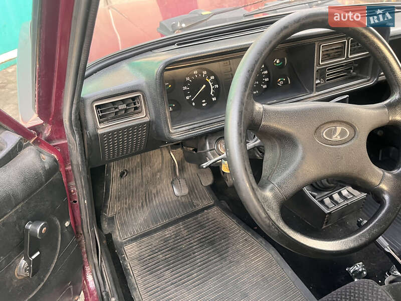 Седан ВАЗ / Lada 2107 2002 в Першотравенске