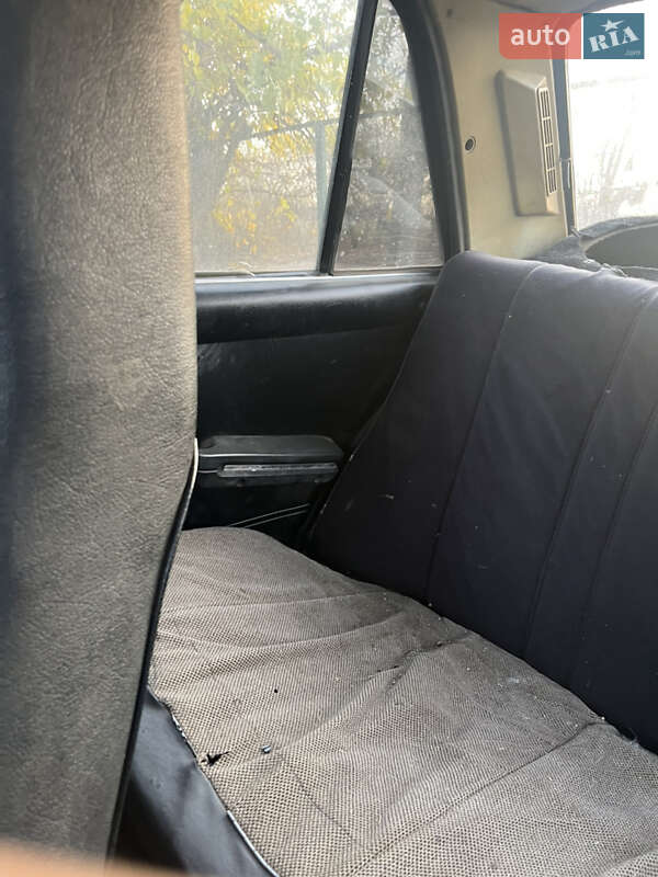 Седан ВАЗ / Lada 2107 1989 в Окнах