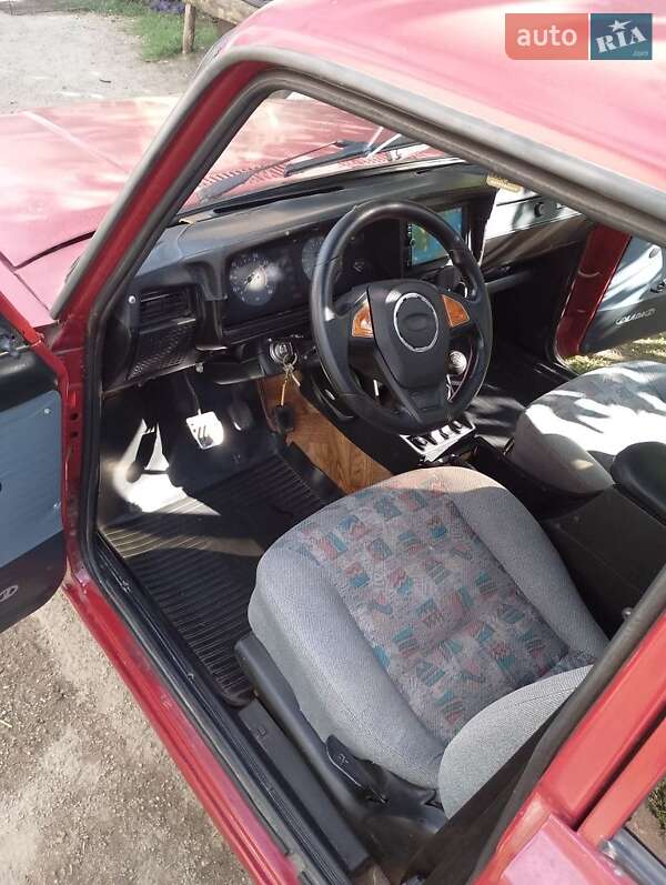 Седан ВАЗ / Lada 2107 1983 в Золотоноше фото 3 Седан ВАЗ / Lada 2107 1983 в Золотоноше