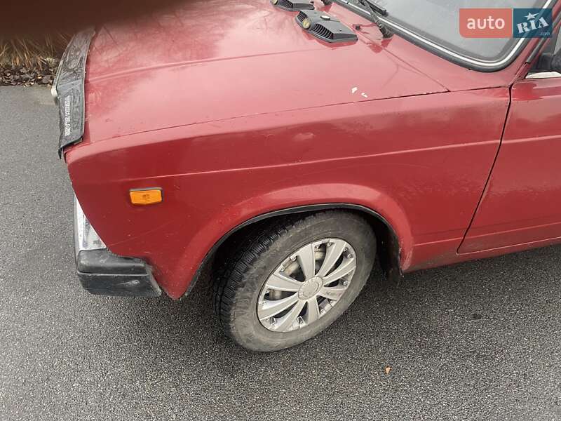 Седан ВАЗ / Lada 2107 2002 в Звягеле