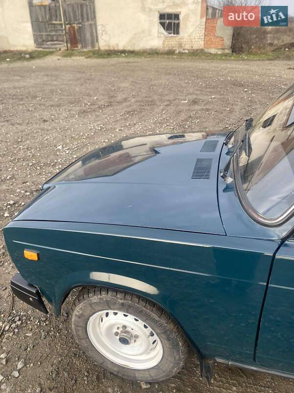 Седан ВАЗ / Lada 2107 2002 в Борщеве