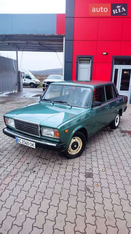 Седан ВАЗ / Lada 2107 2006 в Калуше