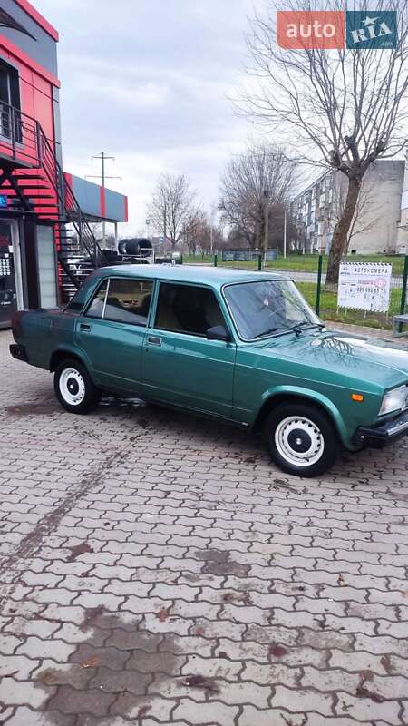 Седан ВАЗ / Lada 2107 2006 в Калуше