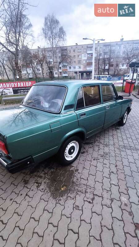Седан ВАЗ / Lada 2107 2006 в Калуше