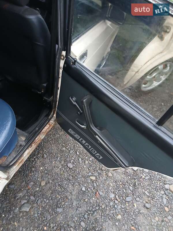 Седан ВАЗ / Lada 2107 1995 в Мукачево фото 13 Седан ВАЗ / Lada 2107 1995 в Мукачево
